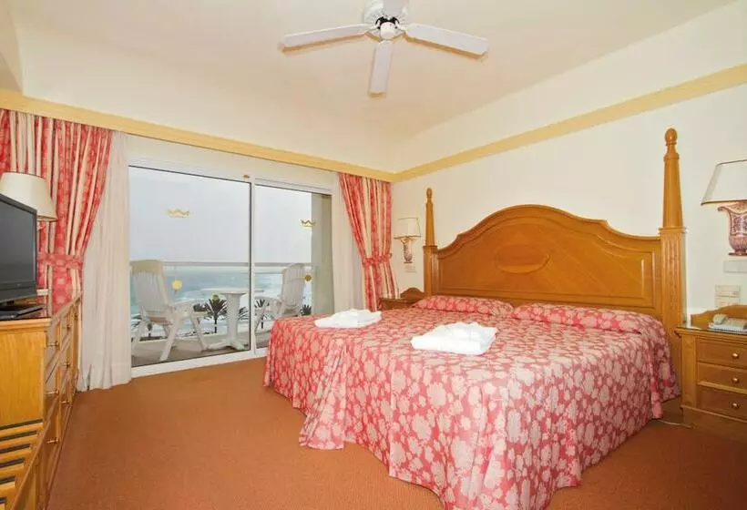 سوییت جونیور با چشم‌انداز دریا, Hotel Riu Palace Tres Islas