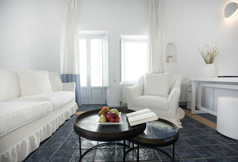 전용 풀장 스위트, Lilium Hotel Santorini