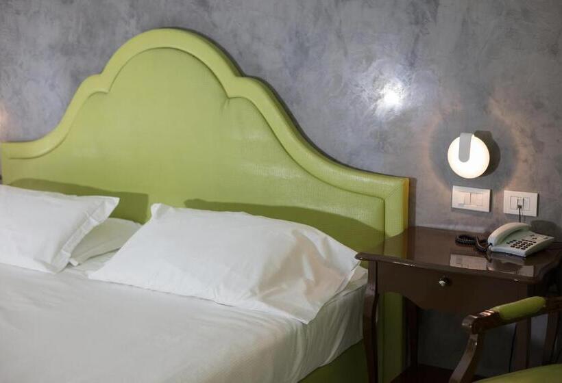 غرفة سوبيريور ثلاثية, Blue Relais Malpensa Lago Maggiore