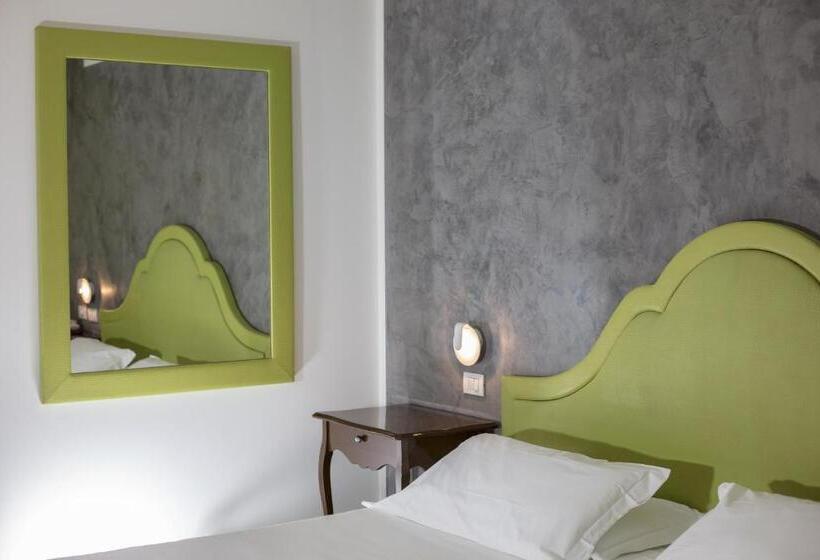 标准间带漩涡浴缸, Blue Relais Malpensa Lago Maggiore