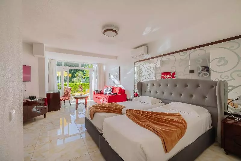 Superior Room with Terrace, Muthu Clube Praia Da Oura