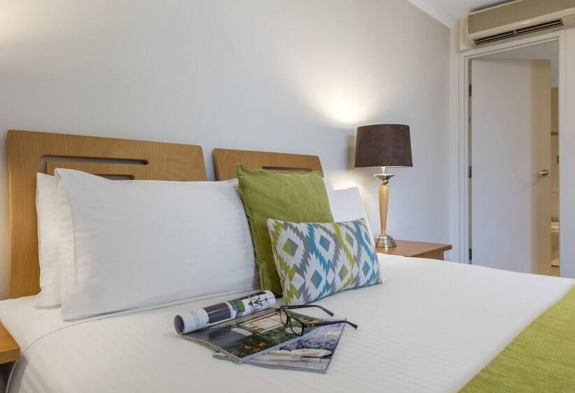 شقة غرفة واحدة, Nesuto Chippendale