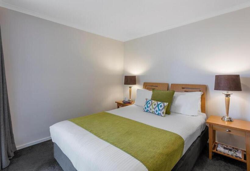 شقة غرفة واحدة, Nesuto Chippendale