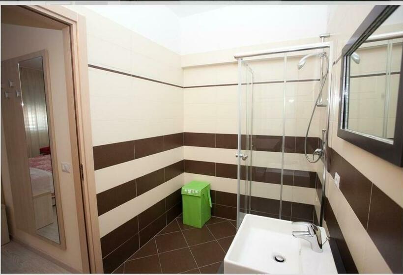 スタンダード４人部屋, Elys