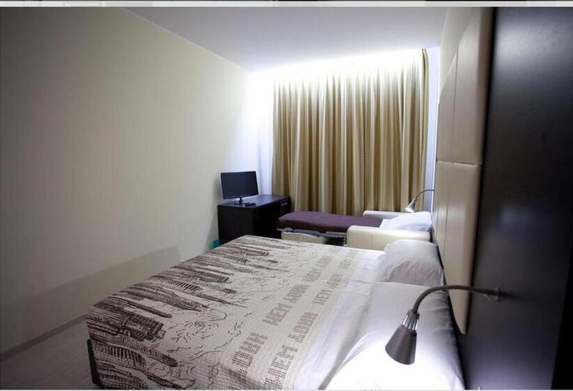 スタンダードトリプルルーム, Elys