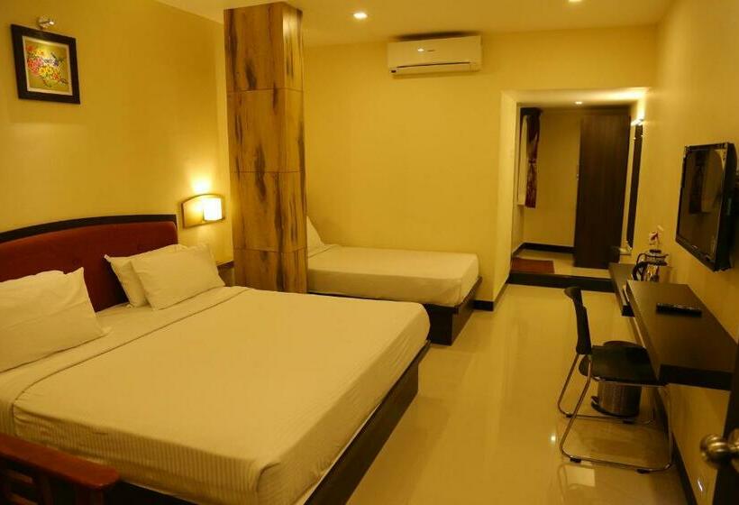 Deluxe Trippelrum, Shree Residency