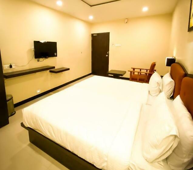 Deluxe Rum, Shree Residency