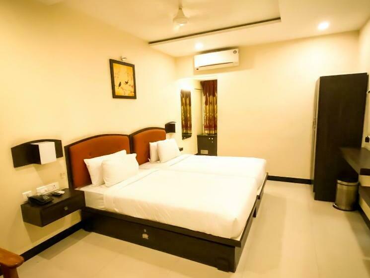 Deluxe Rum, Shree Residency