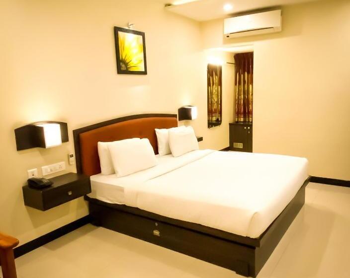 Deluxe Rum, Shree Residency