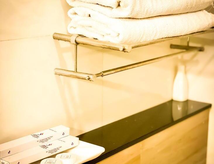 Deluxe Trippelrum, Shree Residency