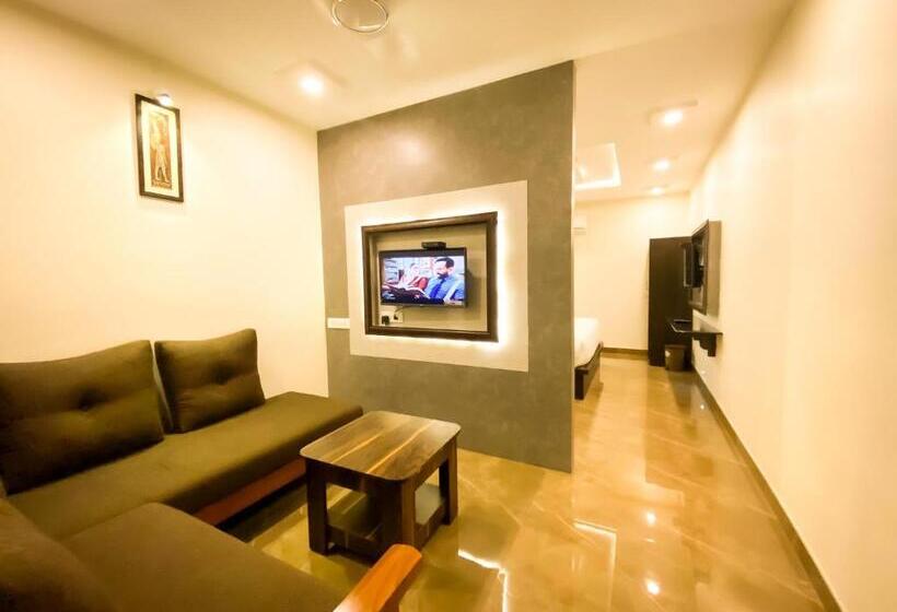 Superior Svit, Shree Residency