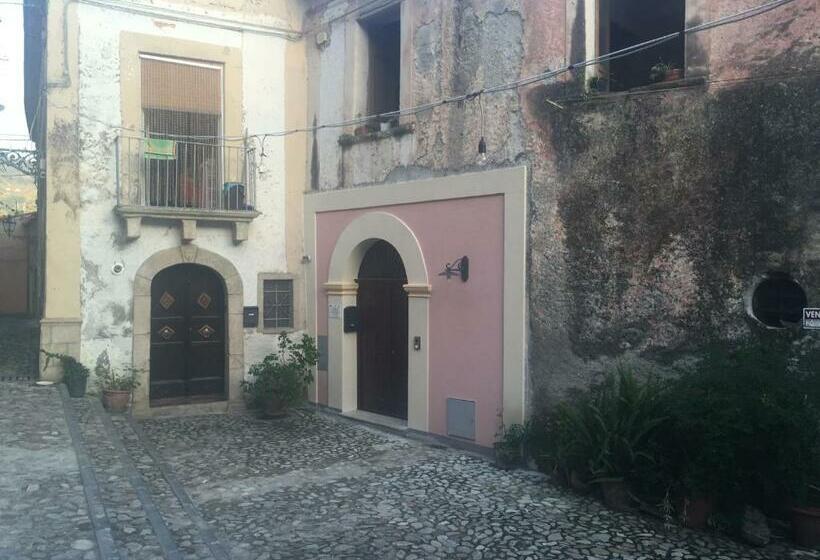 اتاق استاندارد, Alla Chiazzetta Calabria