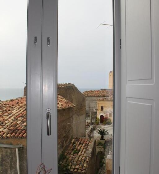 اتاق استاندارد, Alla Chiazzetta Calabria