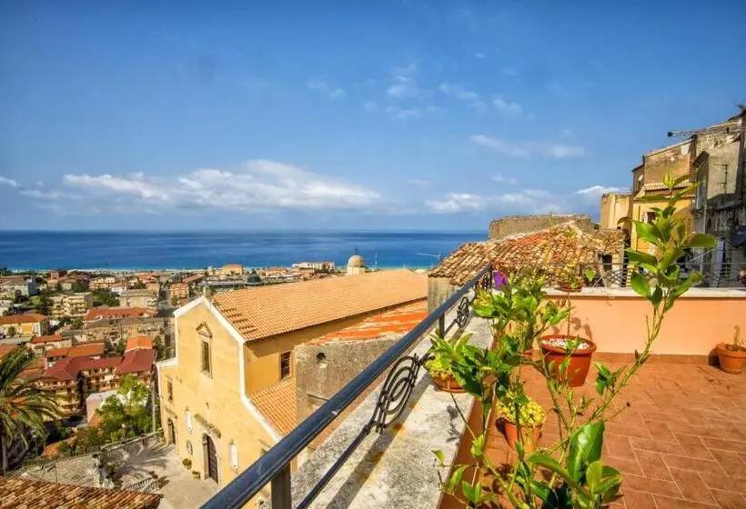 اتاق استاندارد با چشم‌انداز دریا, Alla Chiazzetta Calabria