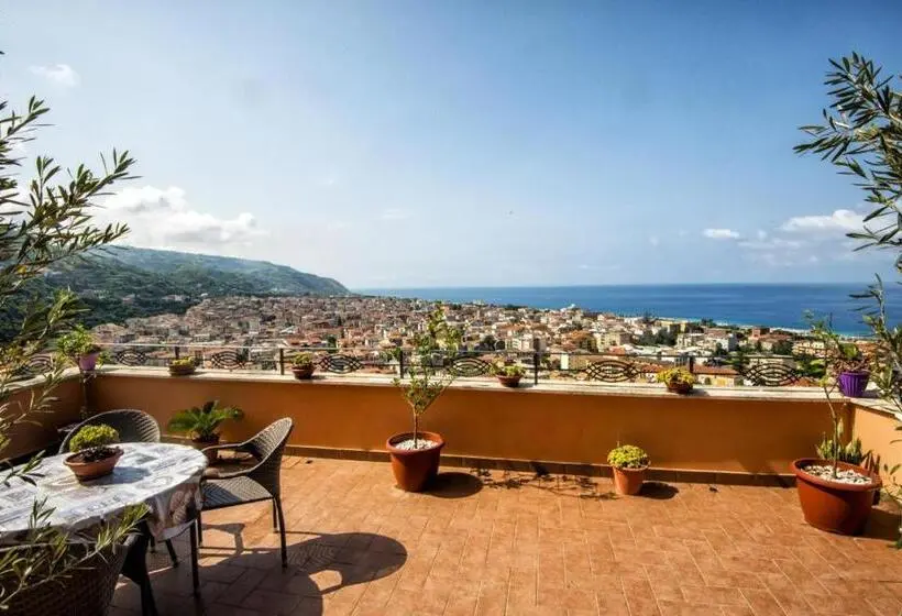 اتاق استاندارد با چشم‌انداز دریا, Alla Chiazzetta Calabria