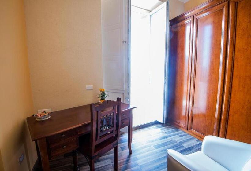 غرفة قياسية مطلّة علي البحر, Alla Chiazzetta Calabria