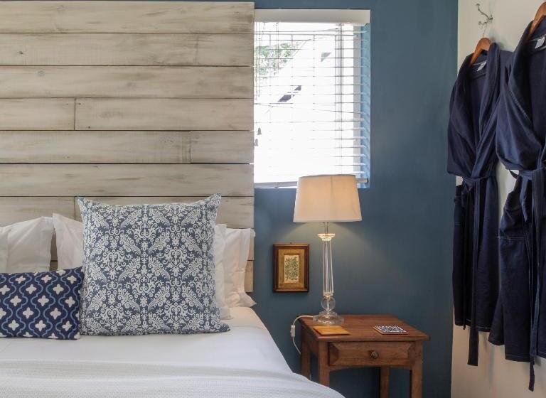 اتاق سوپریور, Long Story Guest House