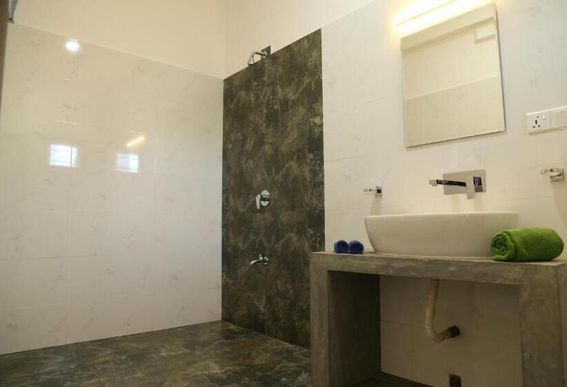 Quarto Deluxe com Sacada, Hikka Regent