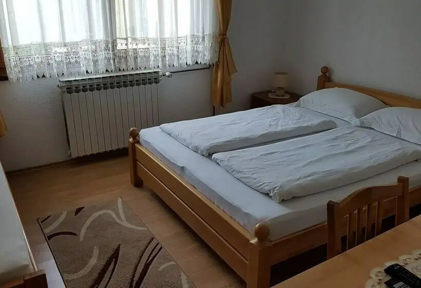 Standard Kolmen Hengen Huone, St George B&b