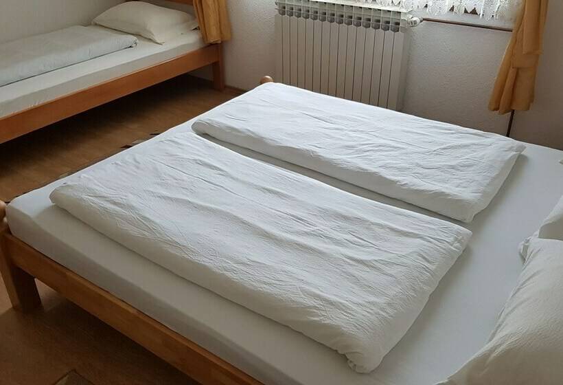 غرفة قياسية ثلاثية, St George B&b