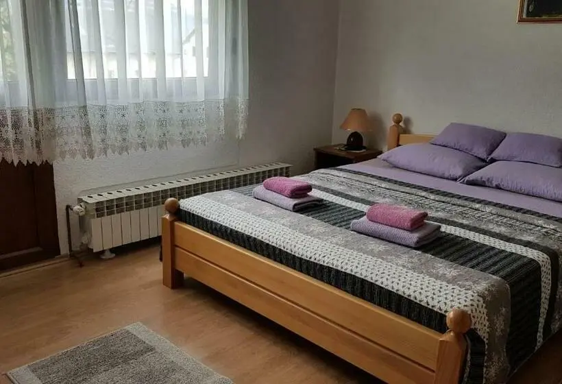 Perhehuone, St George B&b