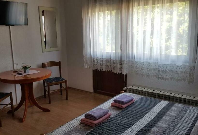 اتاق خانوادگی, St George B&b