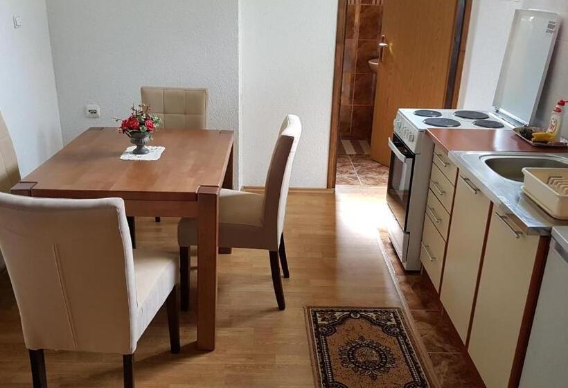 إستوديو قياسى, St George B&b