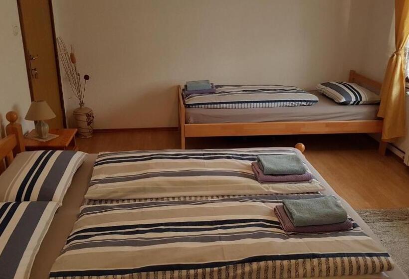 غرفة قياسية ثلاثية, St George B&b