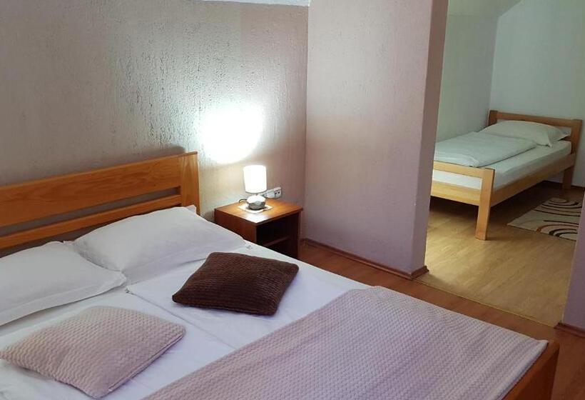 غرفة قياسية ثلاثية, St George B&b