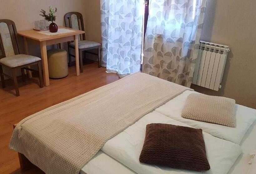 غرفة قياسية ثلاثية, St George B&b