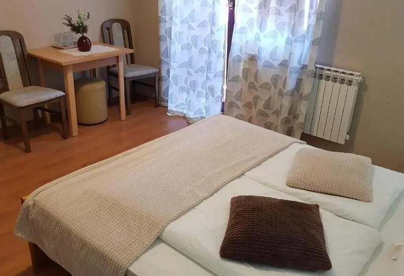 Standard Kolmen Hengen Huone, St George B&b