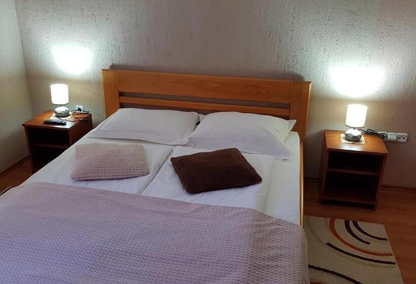 غرفة قياسية ثلاثية, St George B&b