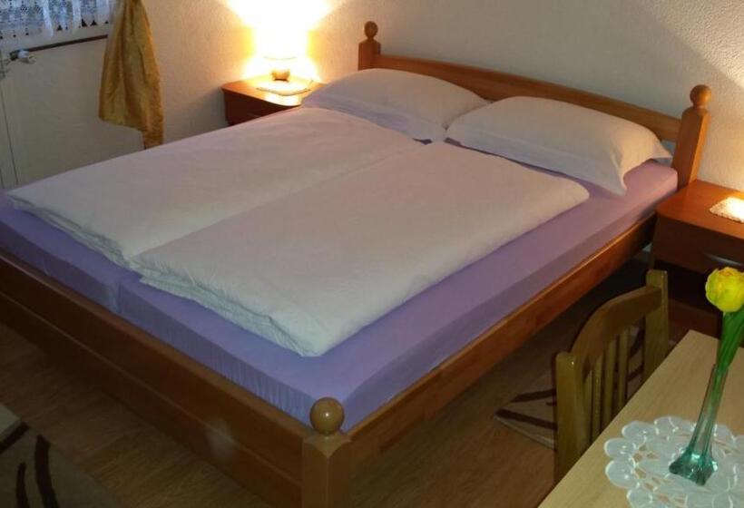 غرفة قياسية ثلاثية, St George B&b