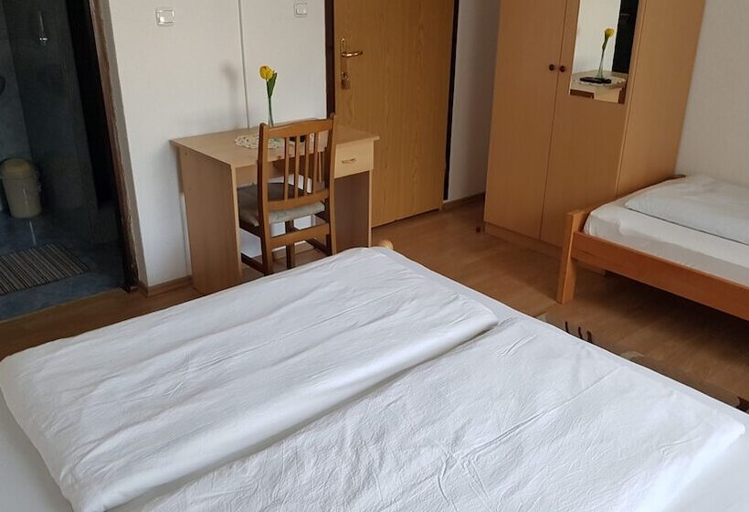 غرفة قياسية ثلاثية, St George B&b