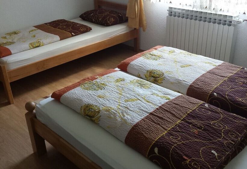 غرفة قياسية ثلاثية, St George B&b