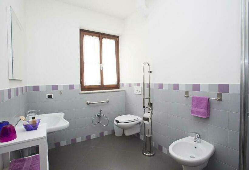 غرفة قياسية لذوى الاحتياجات الخاصة, B&b La Frola