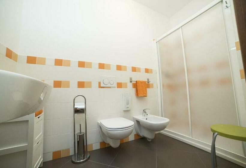 غرفة قياسية مطلّة علي الحديقة, B&b La Frola