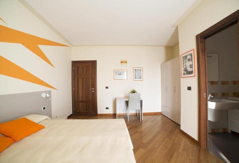 غرفة قياسية مطلّة علي الحديقة, B&b La Frola