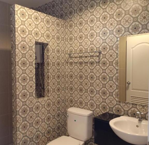 Семейный Номер, Fortune Surin