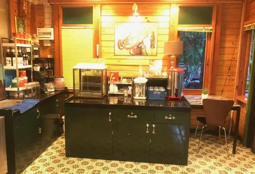 استودیوی استاندارد, Nung Ni Bang Khon Thi Resort