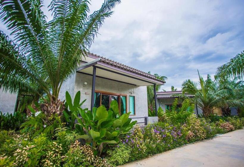스탠다드 룸 킹사이즈 침대, Palm Pran Resort