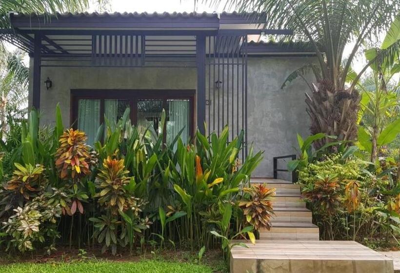 4인용 스탠다드 룸, Palm Pran Resort