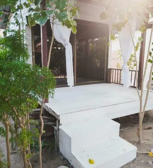 キングサイズベッドのスタンダードルーム, Haad Chao Phao Resort