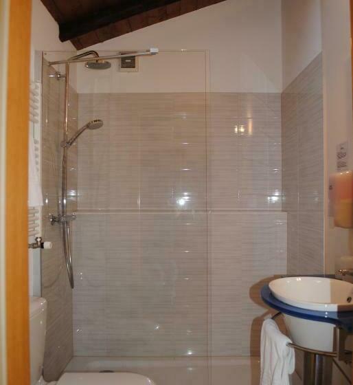 סוויטת ג'וניור עם טרסה, Wine & Art Relais Vallombrosa