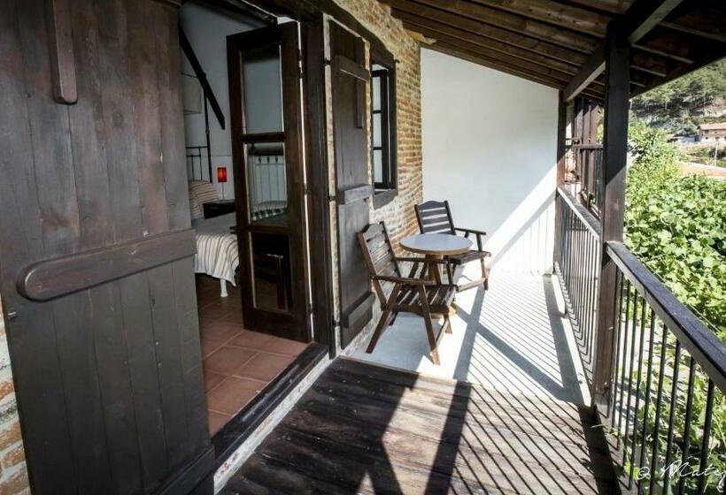 غرفة سوبيريور, Ambelikos Traditional Agro