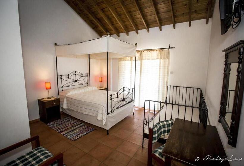 غرفة قياسية, Ambelikos Traditional Agro