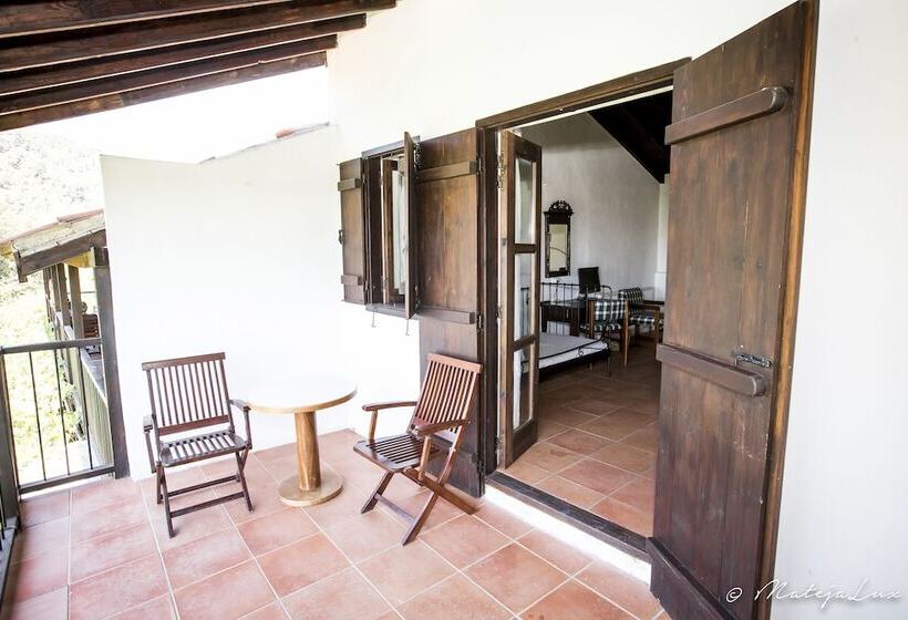 غرفة قياسية, Ambelikos Traditional Agro