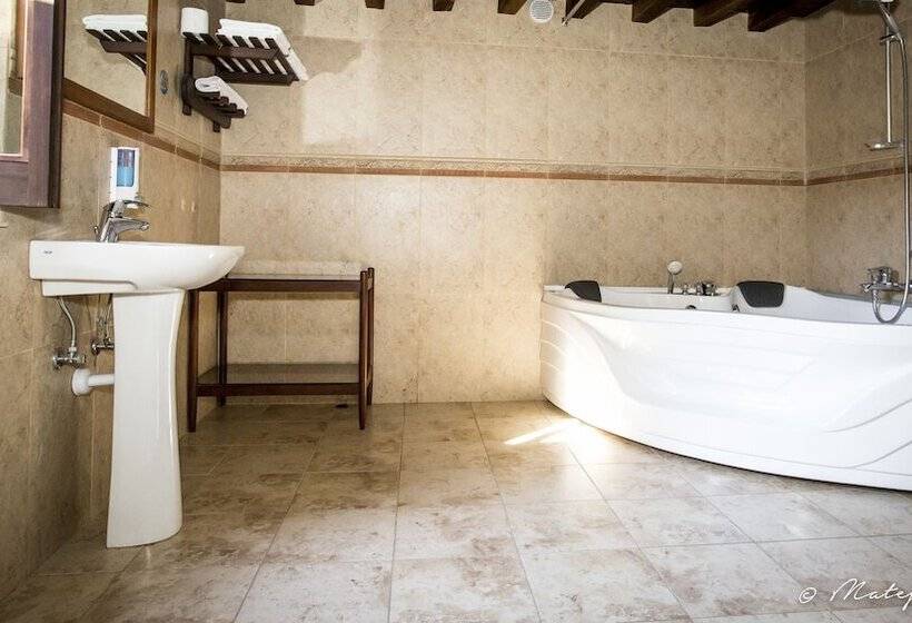 غرفة سوبيريور, Ambelikos Traditional Agro