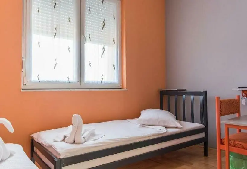 デラックスルーム, Bed And Breakfast Turist