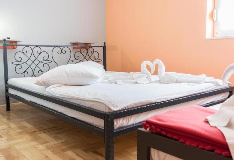 Трехместный Номер Классика, Bed And Breakfast Turist